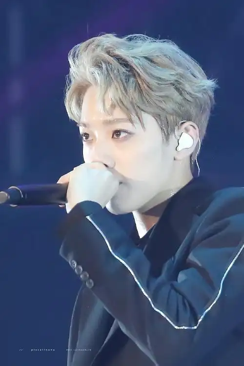 赖冠霖超话lkl lgl#赖冠霖初恋那件小事#小赖的金发舞台系列②@赖冠霖