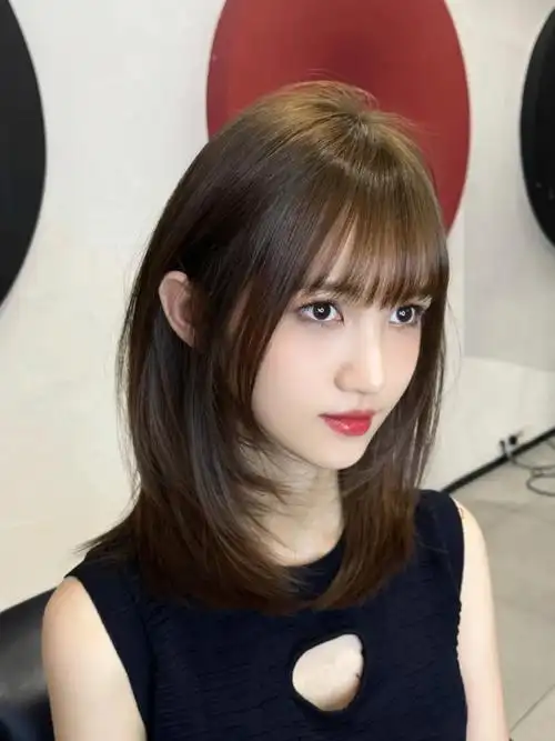 锁骨发 法式刘海 很修饰脸型,国字脸