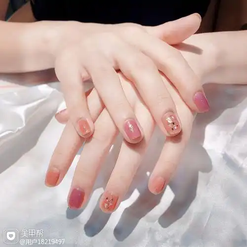 方形夏天跳色温柔贝壳美甲图片