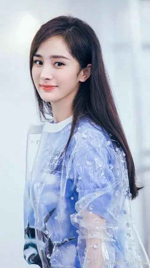 说起杨幂,相信很多人都非常喜欢她,人不仅仅长得漂亮,而且演技也不错