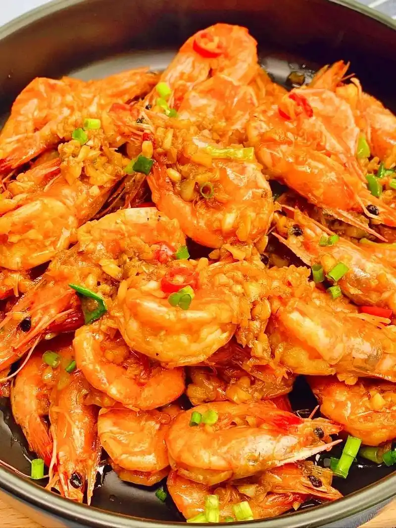 蒜蓉炒大虾98.08虾这么做   真是天天吃都吃不腻,开过背 - 抖音