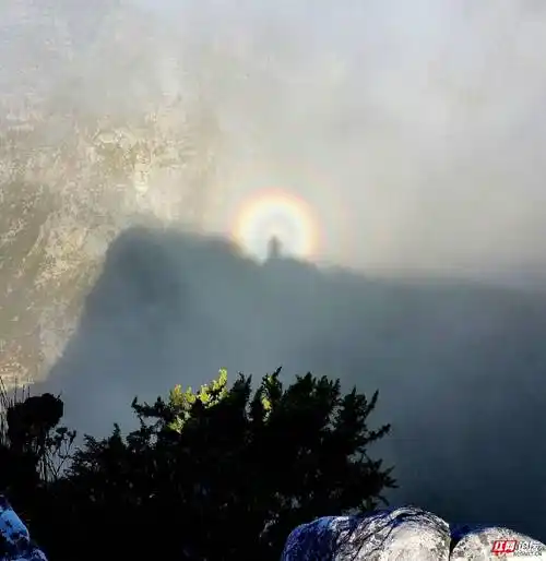 七彩佛光亲历记用吉祥之光给红网网友拜年