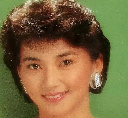 "霸王花"胡慧中:两任丈夫入狱,一个横死街头,一个