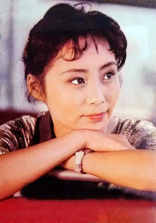 80年代著名演员庞敏银幕上的女特务生活中的贤惠妻子