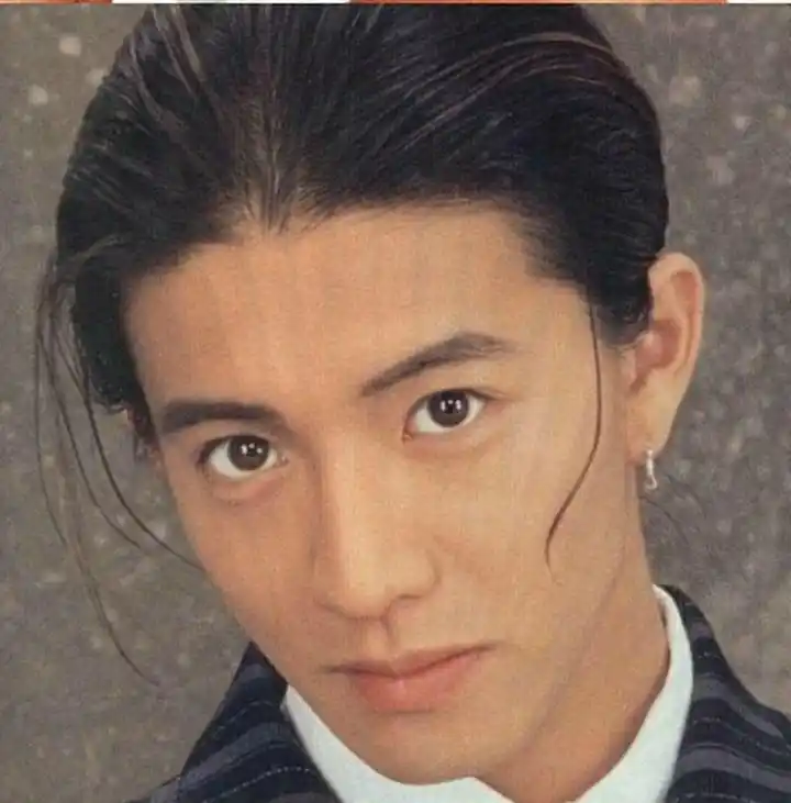 15年前木村拓哉在和王菲"谈恋爱",15年后却壁咚她女儿!