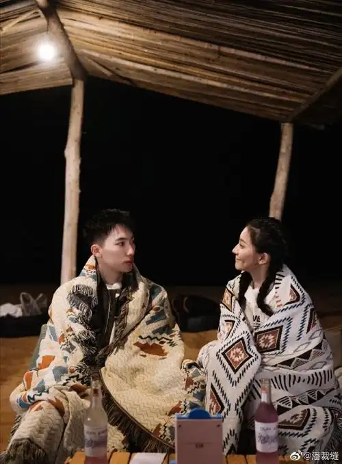 张豆豆于家翊[超话]# 每一次的注视都是一. 来自潘裁缝 - 微博