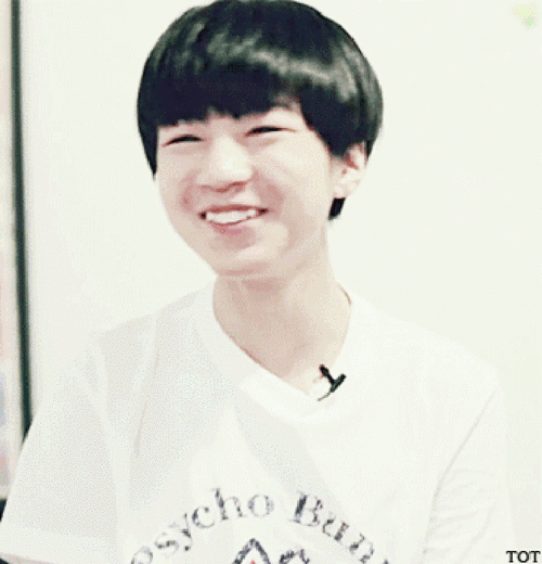 王俊凯gif大笑gif高兴gif男孩gif