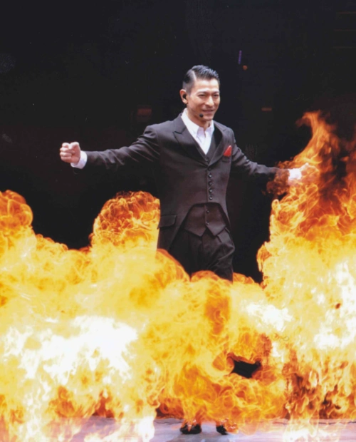 刘德华演唱会因身体原因中止,粉丝不愿退票,希望华仔早日康复