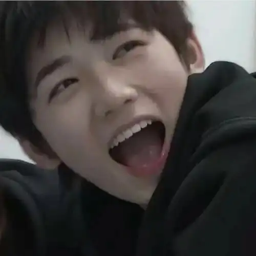 宋亚轩可爱头像