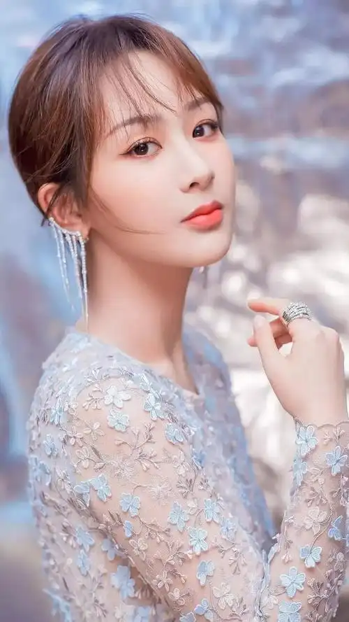 2020金鹰女神:杨幂高票获得人气第一,杨紫又陪跑?宋茜被内定?