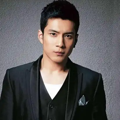 韩东君,1992年7月21日出生于黑龙江省哈尔滨市,中国内地男演员,赛车手