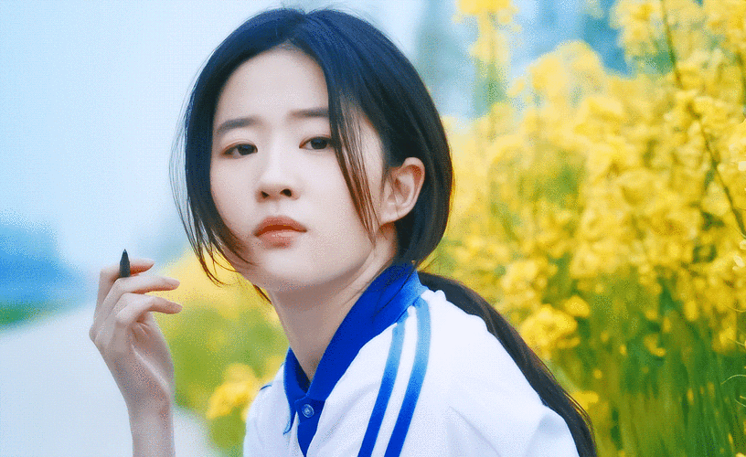 穿上校服的刘亦菲这简直就是大家心目中初恋的样子