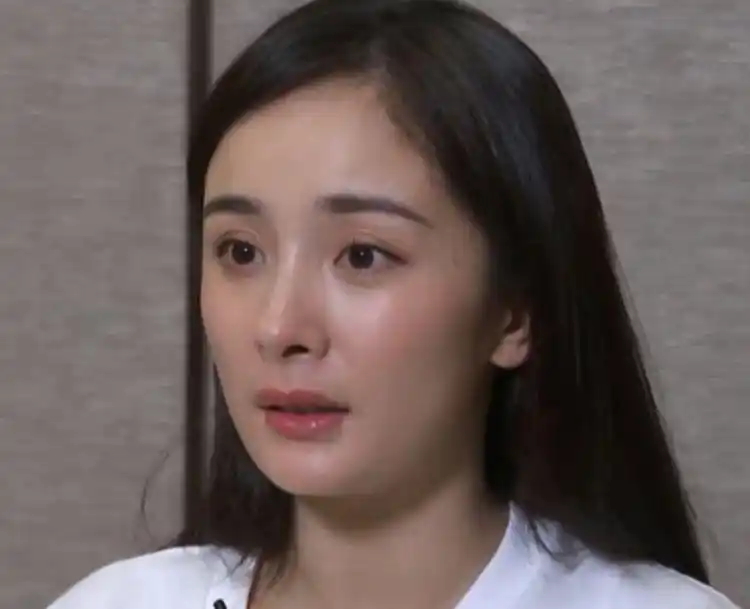 有种"素颜"叫杨幂,节目当场卸妆,网友:完全不像32岁的样子