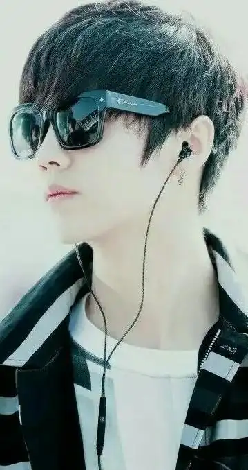 时尚达人鹿晗教你怎样戴墨镜,实用又炫酷你学会了吗?