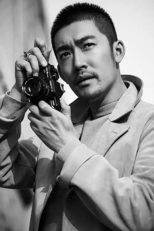 张博演员演的最新电视剧(拍巨浪张博险告别演艺圈)(1)