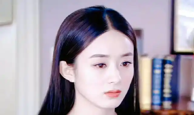 当红的女明星很多,但是会演戏,观众缘又好的女演员,赵丽颖可以说是