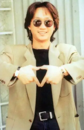 黄家驹君生我未生我生君已逝