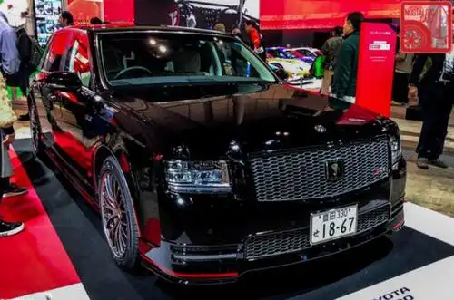 日式豪华:金凤凰车标 gr版丰田世纪亮相