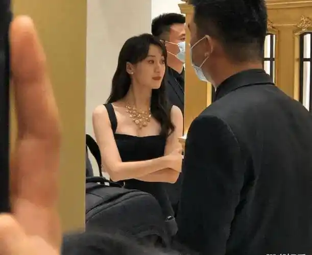 原创袁冰妍活动生图被传看清镜头下的状态真实身材一目了然