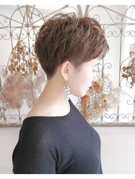 女士短发别乱剪不如试试这几种蓬松时尚很显瘦