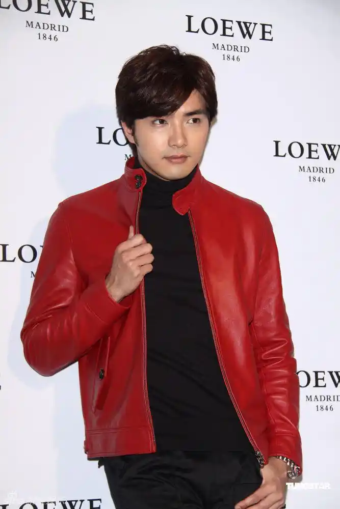 p>贺军翔(mike he),1983年12月28日出生于 a target="_blank" href="