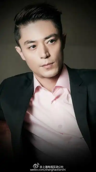 今天微信公众号"娱文乐"推送文章【霍建华 徜徉在戏剧世界里的多重