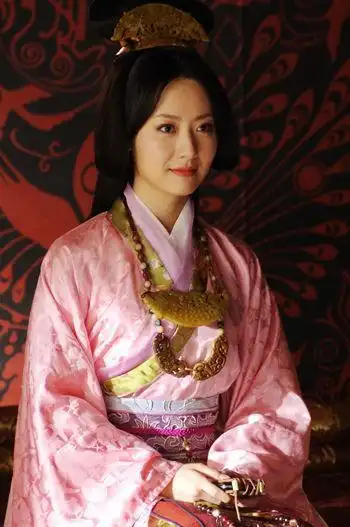 求神话中白冰的造型