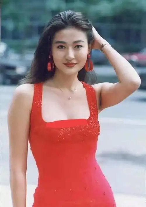 再看13位亚洲小姐:拍三级,揭丑闻,争名夺利犹如宫斗计