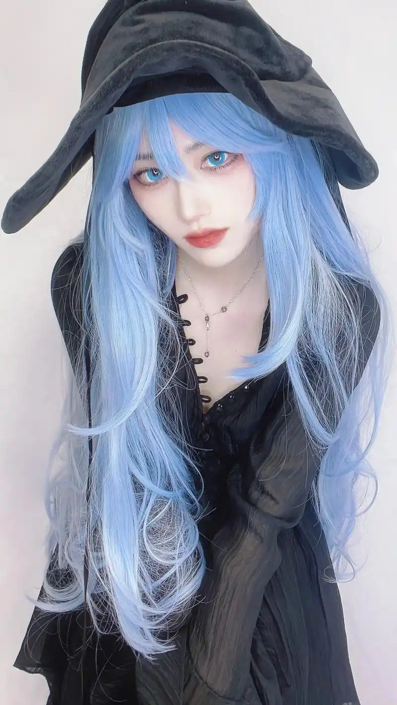 谁的魔女姐姐?#暗黑系 #蓝色发色 #美出高级感 #吸收我超 - 抖音