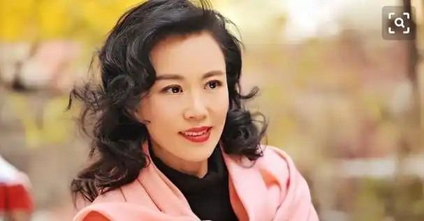 是开心麻花的那位搞笑演员马丽,凭着《夏洛特烦恼》里的马冬梅一角