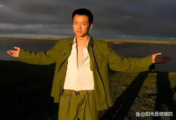 值得一提的是,在拍摄《知青》期间,因为唐曾饰演的赵天亮和傅晶饰演