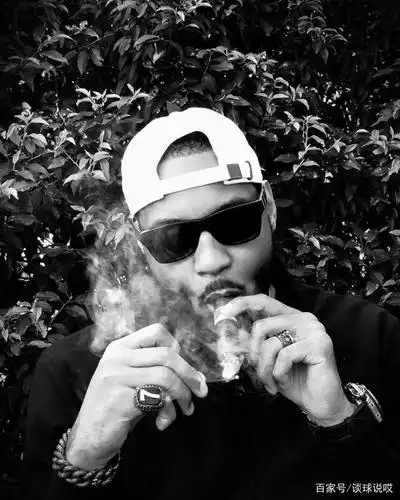 大佬气质社会我瓜哥!今天是安东尼的36岁生日!哪图最霸气