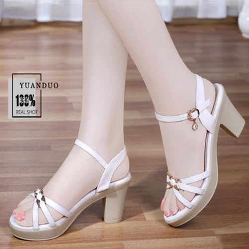 融夏季新款一字扣带鱼嘴中跟鞋女韩版粗跟高跟百搭学生女士凉鞋 白色