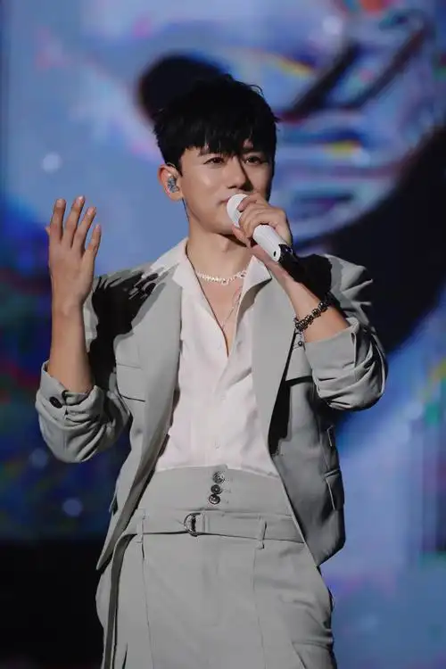 张杰未live曜北斗巡回演唱会