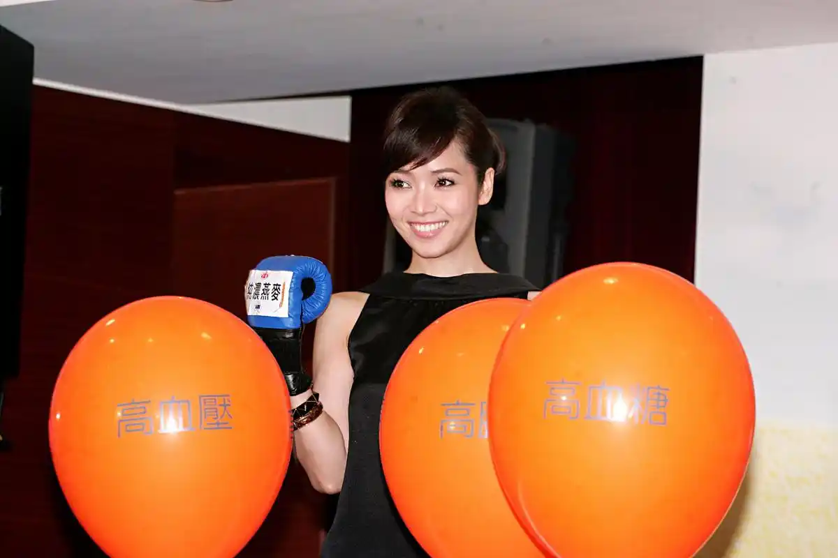 周杰伦前女友侯佩岑能屈能伸,当得了小三,进的了豪门.