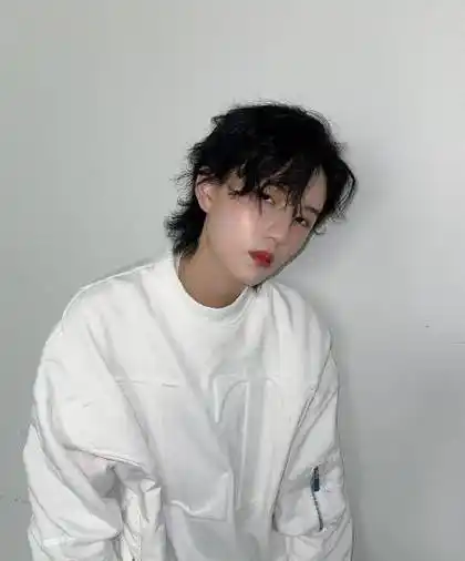 陆柯燃也太会穿了,格纹上衣配荧光裤,帅气模样男生看了都心动_风格