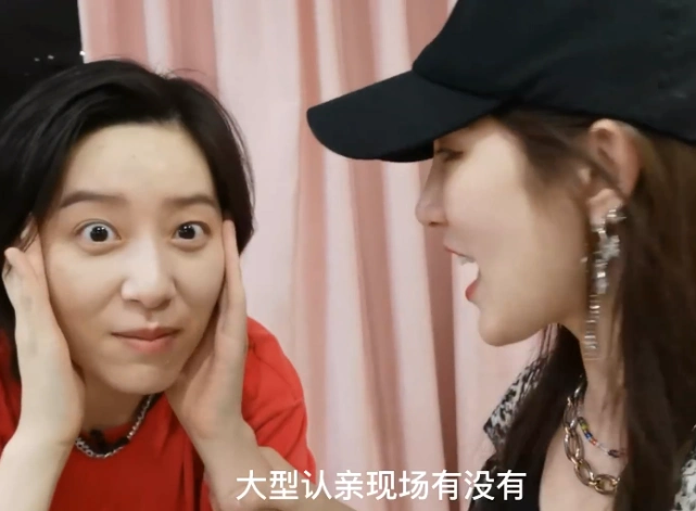 孟佳晒《浪姐》番外视频,姐姐们氛围有爱,我注意到李斯丹妮的鞋