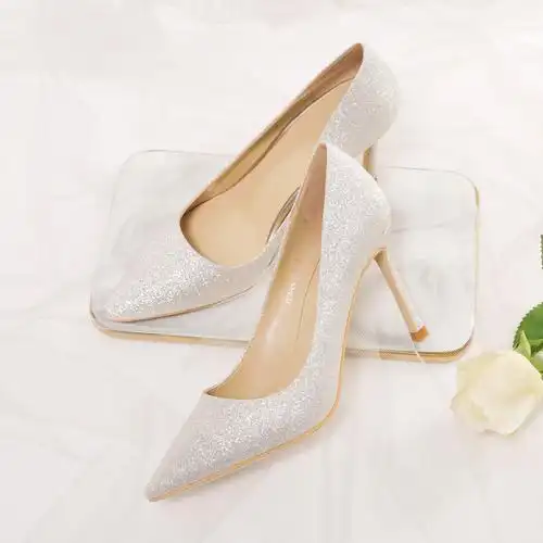 主婚鞋女2021新款新娘水晶鞋礼服银色高跟鞋浅色拍婚纱照用的鞋子