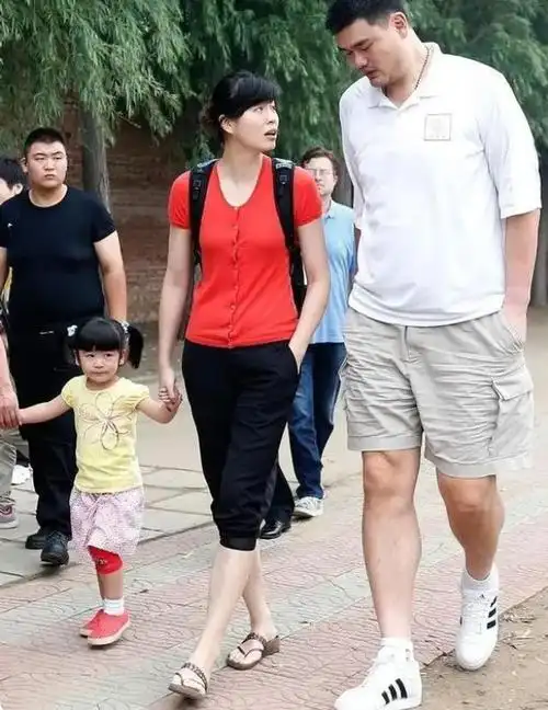 姚明全家人都这么高!