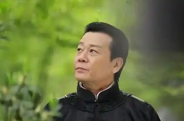 69岁视帝寇世勋一妻一妾两儿两女晚年还有贤妻在侧