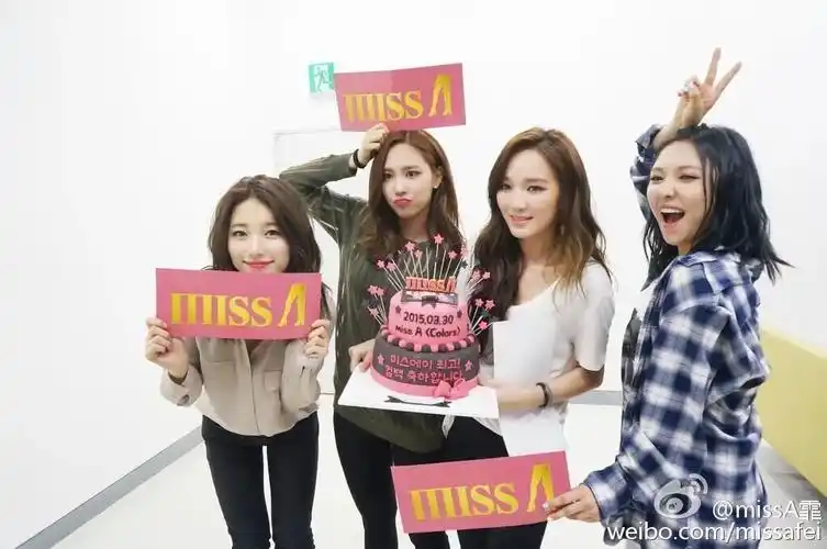 2010年7月1日,王霏霏和孟佳,李玟暎,裴秀智以miss a组合出道.