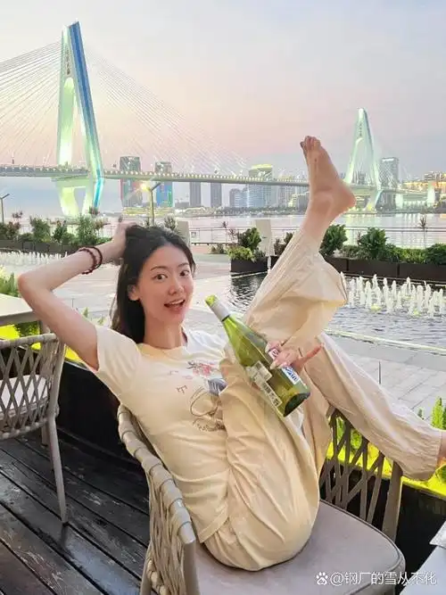 妻子累得睡着,丈夫想同房,迷糊中完成亲密行为后妻子又睡去,丈夫却因