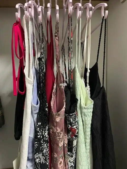 夏日吊带裙合集衣柜里永远缺一件吊带