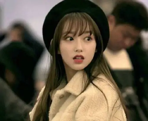 "钢铁直女式"的明星自拍有多可怕?连刘亦菲的天仙美貌都扛不住!