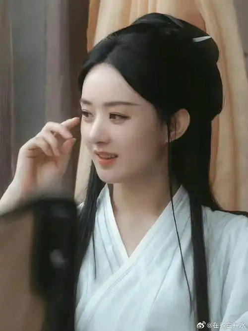 赵丽颖素衣撑伞##与凤行