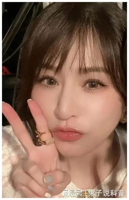 不愿承认中国血统,却扭头想回国捞金,钱凯丽彻底走上"不归路"|王心凌