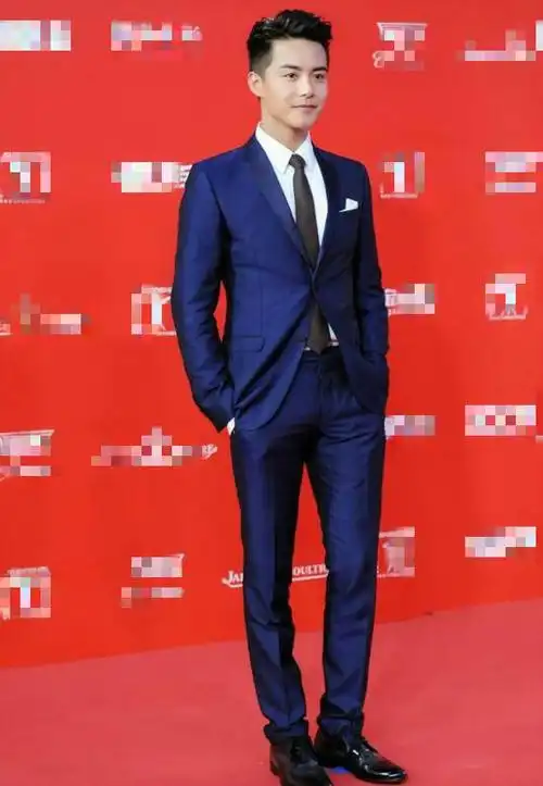 这几个明星长着矮脸身高却有一米八,最后那两个成就最萌身高差啊!