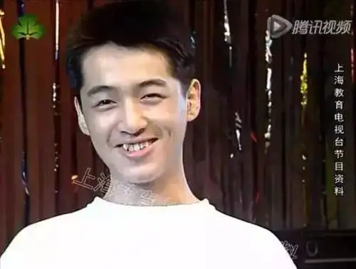 扒一扒胡歌从小到大的照片"黑历史",原来胡歌以前是这样