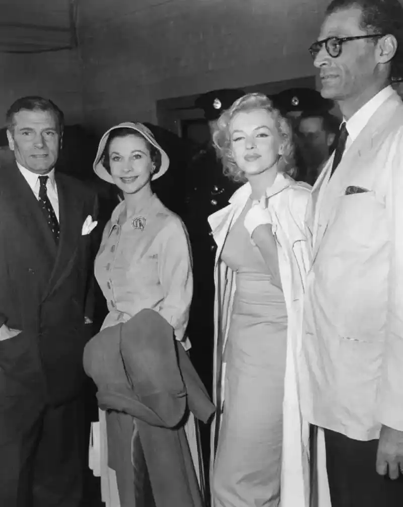 费雯丽与玛丽莲梦露同框,难得一见的老照片!