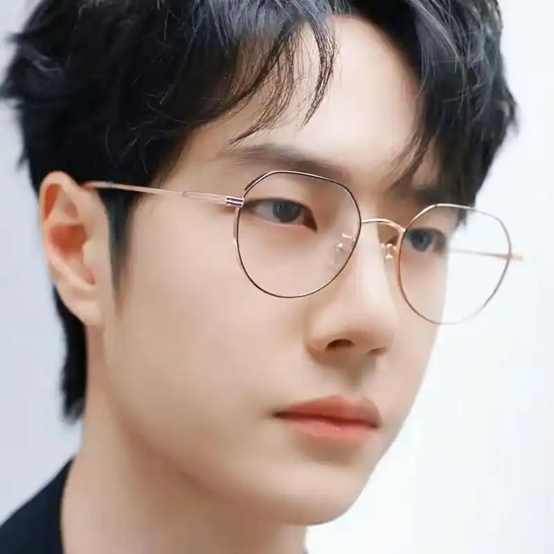 一博戴眼镜～#王一博